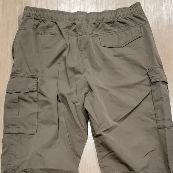 Mens CSG olive cargo pants - Picture 4 of 5